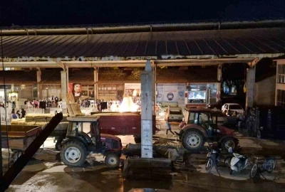 Sabah pazar yeri, gece düğün salonu olan alan vatandaşları canından bezdirdi
