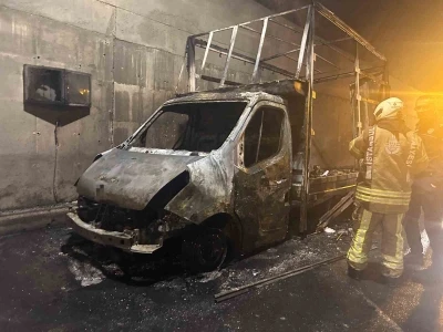 Sabiha G&ouml;k&ccedil;en Havalimanı&rsquo;nın 2. pistinin altındaki t&uuml;nelde ara&ccedil; yangını paniğe neden oldu
