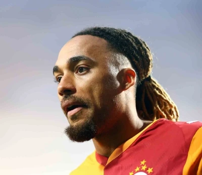 Sacha Boey, Galatasaray ile 100. resmi ma&ccedil;ına &ccedil;ıktı
