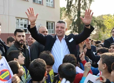 Sadettin Saran: "Fenerbah&ccedil;e&rsquo;yi bu sene şampiyon yaparak bir&ccedil;ok &ccedil;ocuğumuzu Fenerbah&ccedil;eli yapacağız"
