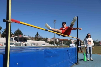Safranbolu&rsquo;da okul sporları atletizm yarışları ger&ccedil;ekleşti
