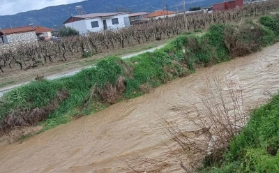 Sağanak yağış Sarıg&ouml;l&rsquo;de kuruyan dereleri canlandırdı
