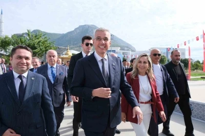 Sağlık Bakanı Memişoğlu: &quot;Sağlıkta son 25 yılda Cumhurbaşkanımızın liderliğinde çok şey yaptık, çok şey ürettik. Daha çok üreteceğiz’’
