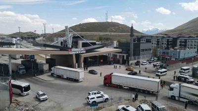 Sağlık Bakanlığı&rsquo;ndan İran&rsquo;a ikinci etap insani yardım ama&ccedil;lı tıbbi malzeme g&ouml;nderildi
