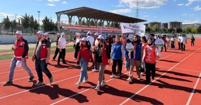 "Sağlık İ&ccedil;in Hareket Et G&uuml;n&uuml;" kapsamında y&uuml;r&uuml;y&uuml;ş d&uuml;zenlendi