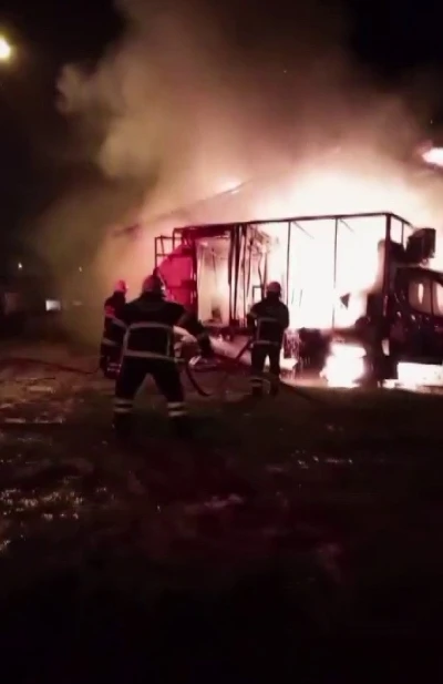 Sağlık ocağı ve kanser tarama aracı yandı
