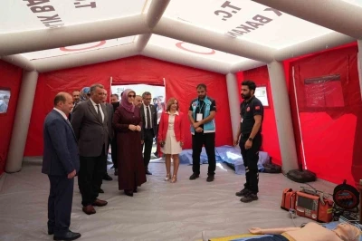 Sağlık ordusu MCB&Uuml;KAF&rsquo;26&rsquo;da gen&ccedil;lerle buluştu
