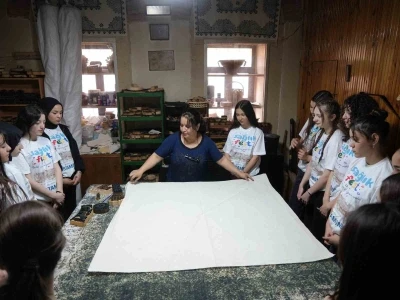 Sağlıklı Gen&ccedil; Haftası&rsquo;nda gen&ccedil;ler k&uuml;lt&uuml;rleriyle buluştu
