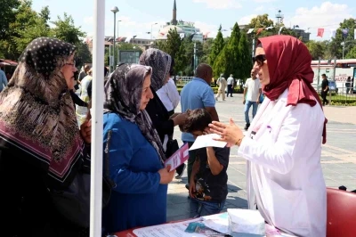 ‘Sağlıklı Yaşam Standı’ Cumhuriyet Meydanı’nda vatandaşlarla buluştu
