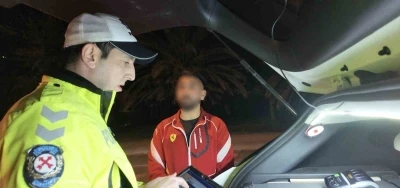 Sahilde tehlikeli yolculuk pahalıya patladı: Polisle diyaloğu dikkat &ccedil;ekti
