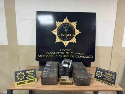 Sahile vuran &ccedil;uvalın i&ccedil;inde 36 kilogram takoz esrar ele ge&ccedil;irildi
