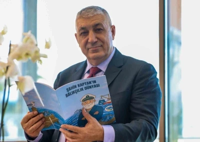 Şahin Kaptan, &ccedil;ocuklara balığı sevdirmek i&ccedil;in yola &ccedil;ıktı
