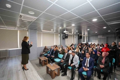 Şahin: "&Ccedil;ocuklarda tek tip başarı doğru değil, onları erken yaşta yeteneklere g&ouml;re y&ouml;nlendirmek gerekiyor"
