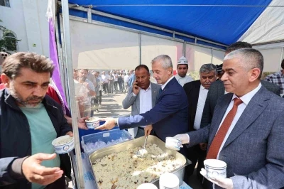 Şahinbey Belediyesi Ahilik Haftasını pilav dağıtarak kutladı
