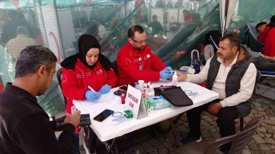 Şahinbey Belediyesi&rsquo;nin kan bağışı kampanyasına yoğun ilgi
