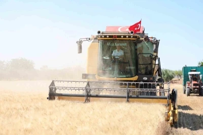Şahinbey&rsquo;de &ccedil;ift&ccedil;iler buğday hasadından memnun
