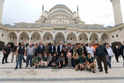 Şahinbey&rsquo;de gen&ccedil;lerle buluştular
