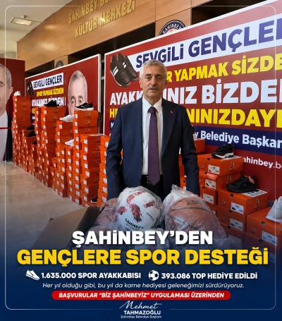 Şahinbey&rsquo;de Karne Hediyesi Geleneği S&uuml;r&uuml;yor: Başkan Mehmet Tahmazoğlu&rsquo;ndan &Ouml;ğrencilere Spor Desteği