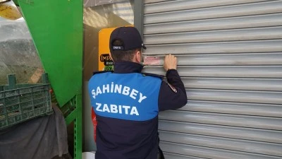 Şahinbey&rsquo;de Zabıta Denetimleri,Tarihi Ge&ccedil;miş &Uuml;r&uuml;n Satan 5 Market Kapatıldı