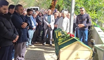 Sahnede kalp krizi geçiren Giresunlu sanatçı son yolculuğuna uğurlandı
