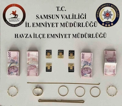 Sahte altınla dolandıran ş&uuml;pheliler kuyumcuda yakalandı
