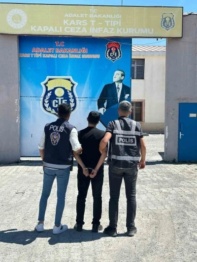 Sahte kimlikle Gürcistan’a kaçacaktı Kars’ta yakalandı
