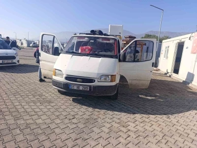 Sahte plaka takan ehliyetsiz sürücüye 92 bin TL ceza
