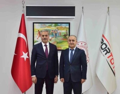 Sakarya&rsquo;da 2026 yılı spor yatırımları i&ccedil;in imzalar atıldı
