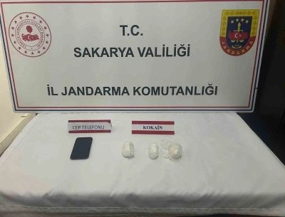 Sakarya&rsquo;da 4 il&ccedil;ede uyuşturucu operasyonu: 1 milyonluk kokain ele ge&ccedil;irildi
