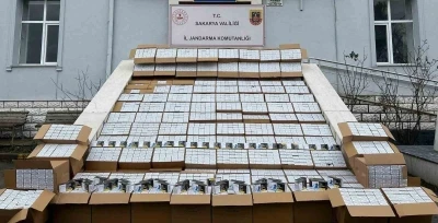 Sakarya&rsquo;da ka&ccedil;ak&ccedil;ılara jandarma operasyonu: 3 il&ccedil;ede 5 ş&uuml;pheli g&ouml;zaltına alındı

