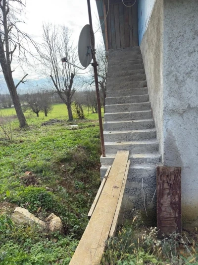 Sakarya’da merdivenden düşen şahıs yaralandı
