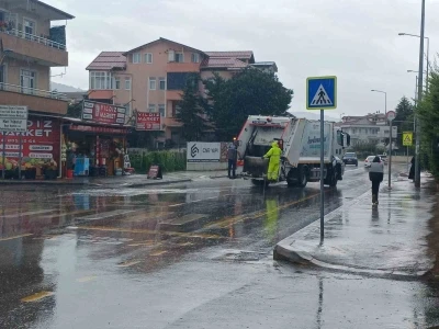 Sakarya&rsquo;da sağanak hayatı olumsuz etkiledi
