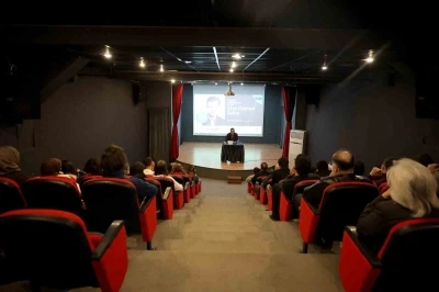 Sakarya&rsquo;da Ziya Osman Saba&rsquo;nın şiir d&uuml;nyası ele alındı
