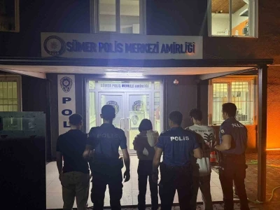 Sakarya&rsquo;dan Kocaeli&rsquo;ye gelen ara&ccedil;ta uyuşturucu ele ge&ccedil;irildi: 3 g&ouml;zaltı
