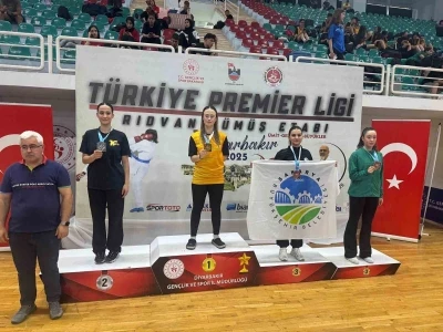 Sakarya’nın başarılı sporcuları Diyarbakır’da kürsüye çıktı
