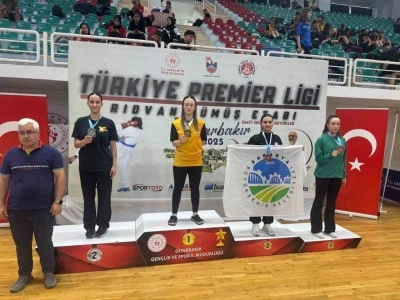 Sakarya’nın başarılı sporcuları Diyarbakır’da kürsüye çıktı