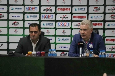 Sakaryaspor’da Serhat Sütlü için imza töreni düzenlendi
