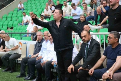 Sakaryaspor kongresinde arbede: Se&ccedil;im ertelendi
