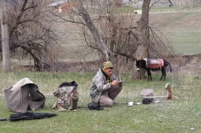 Saksağandan etkilendi, &ccedil;obanlığı dijitalleştirdi, artık koyun s&uuml;r&uuml;s&uuml;n&uuml; dronle y&ouml;netiyor
