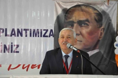 Salihli&rsquo;de 4 başkan değişti, 8 başkan g&uuml;ven tazeledi

