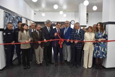 Salihli&rsquo;de 8 Mart&rsquo;a &ouml;zel Uluslararası J&uuml;rili Karma Sergi a&ccedil;ıldı
