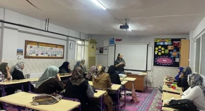 Salihli&rsquo;de aileler i&ccedil;in &ccedil;ocuk gelişimi eğitimi

