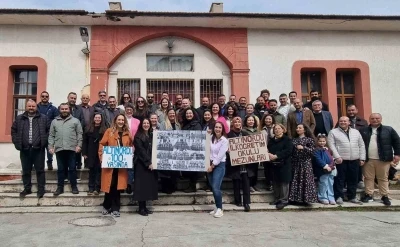 Salihli&rsquo;de ilkokul mezunları 25 yıl sonra buluştu
