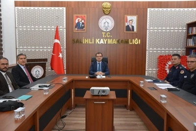 Salihli&rsquo;de &uuml;niversite g&uuml;venliği masaya yatırıldı
