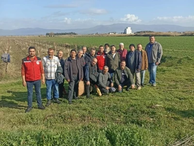 Salihli&rsquo;de &uuml;reticilere budama ve g&uuml;breleme eğitimi
