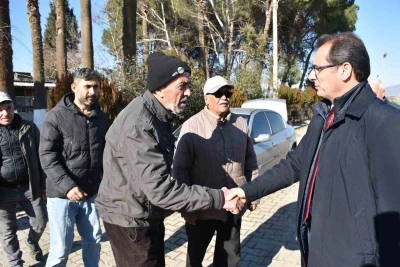 Salihli Kaymakamı G&uuml;ldoğan, Emirhacılı ve Karayahşi&rsquo;de talepler dinlendi
