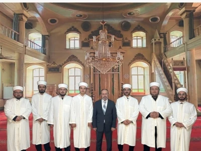 Salihli&rsquo;ye atanan din g&ouml;revlileri c&uuml;bbe giydi
