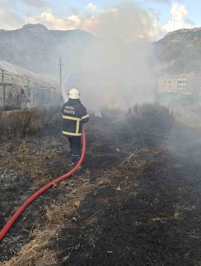 Samandağ’da bahçe yangını
