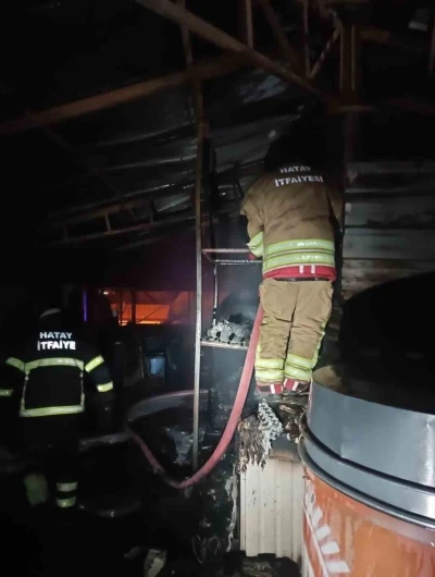 Samandağ&rsquo;da odunluk yangını
