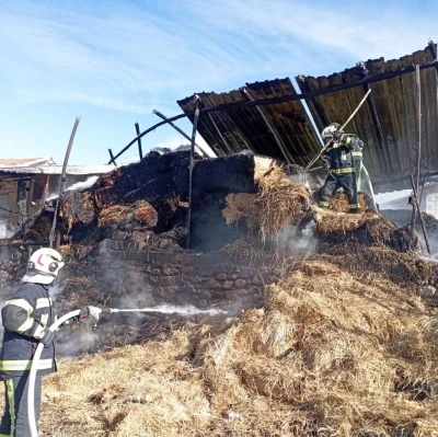 Samanlıkta &ccedil;ıkan yangın korku yaşattı
